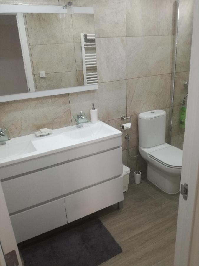 Holiday home 2 Bedroom Newly Renovated Close To Bars & Restaurants *