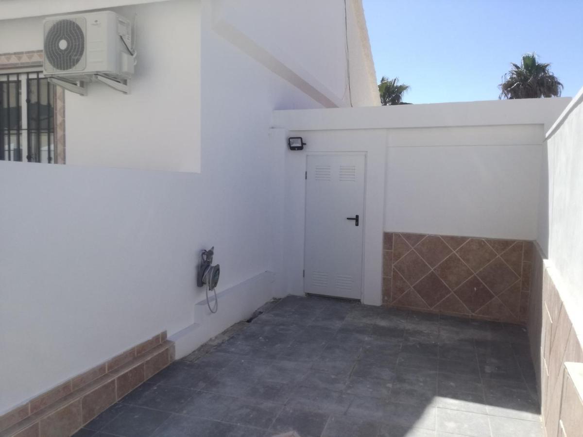 2 Bedroom Newly Renovated Close To Bars & Restaurants Holiday home