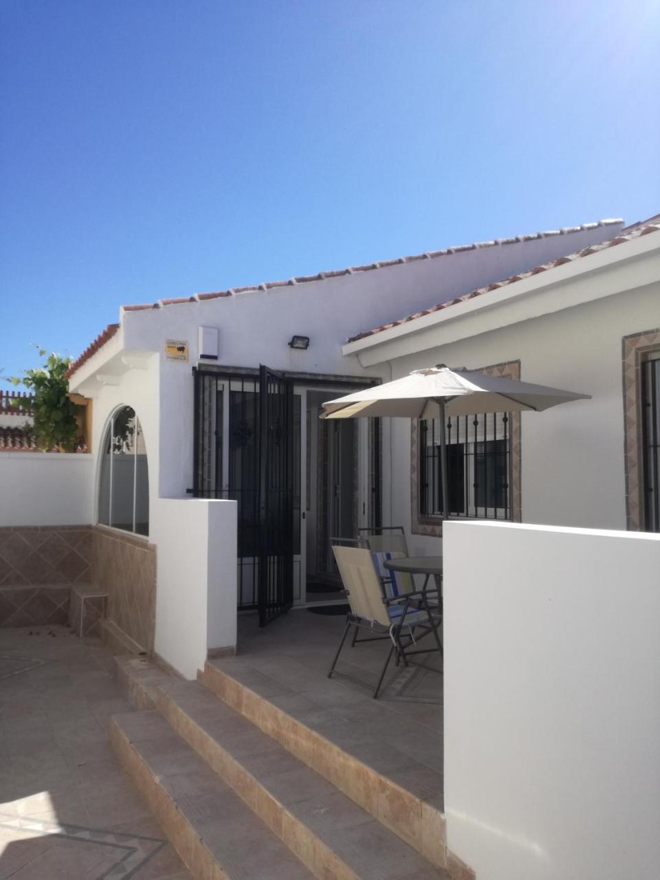 2 Bedroom Newly Renovated Close To Bars & Restaurants * Los Alcazares
